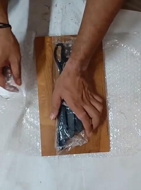Wooden Chopping Board With 5-Pcs Knife Set